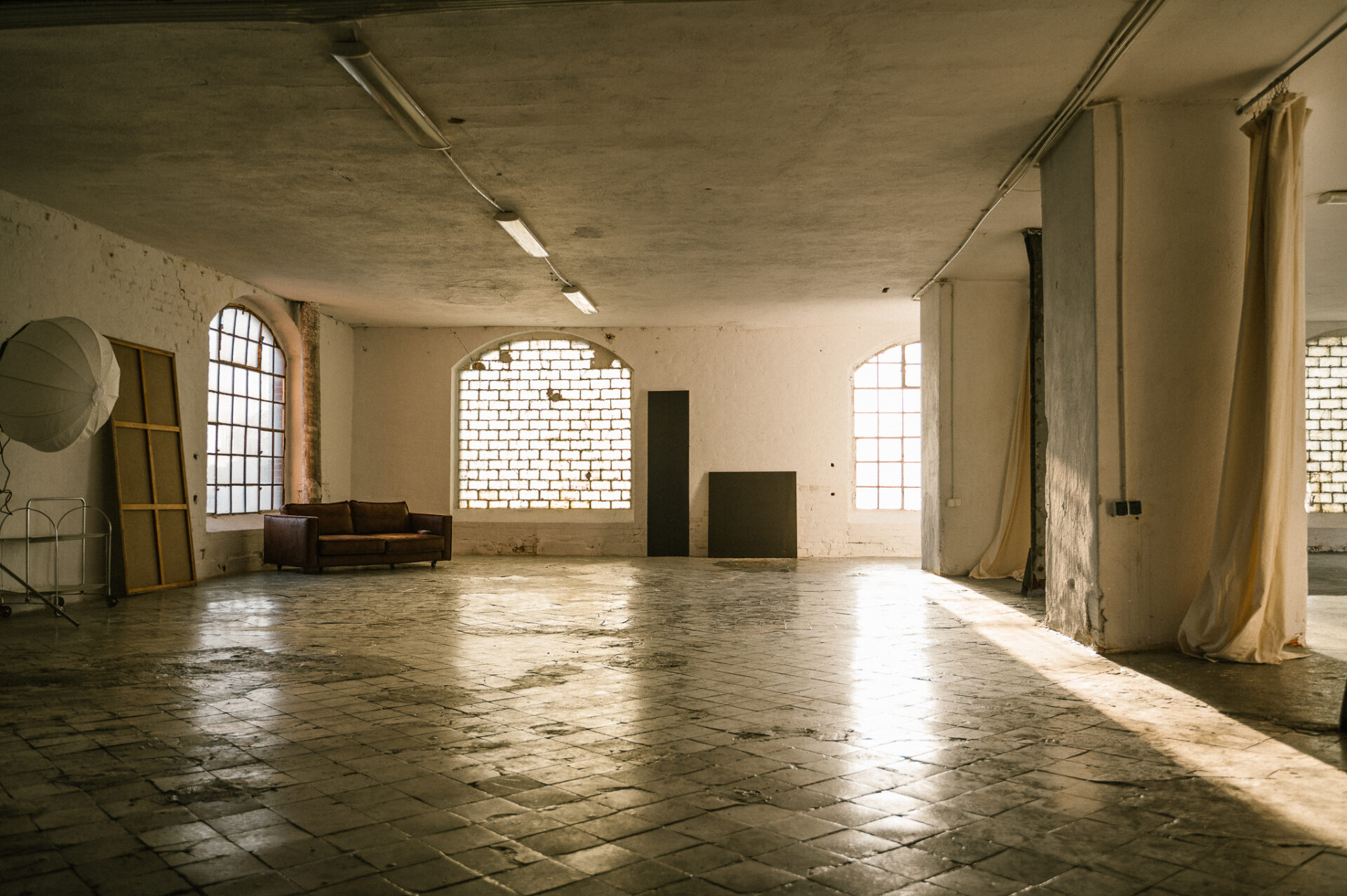 Ruina Studio — studio fotograficzne Poznań